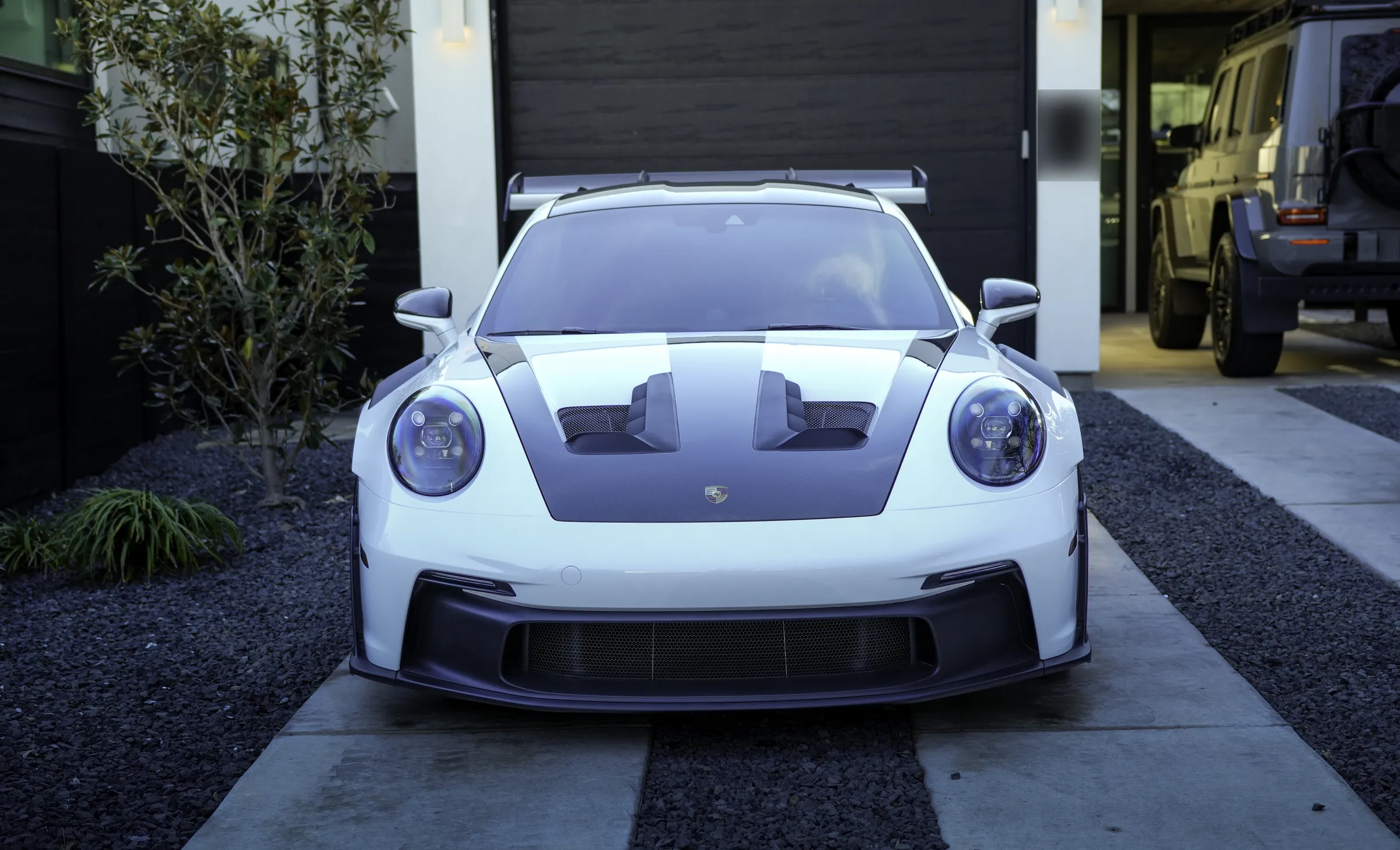 White Porsche 911 GT3 RS, head-on
